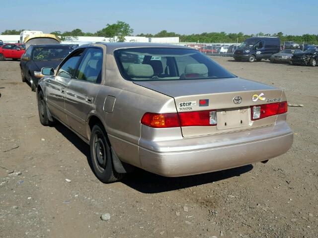 JT2BG22K710549185 - 2001 TOYOTA CAMRY CE BEIGE photo 3