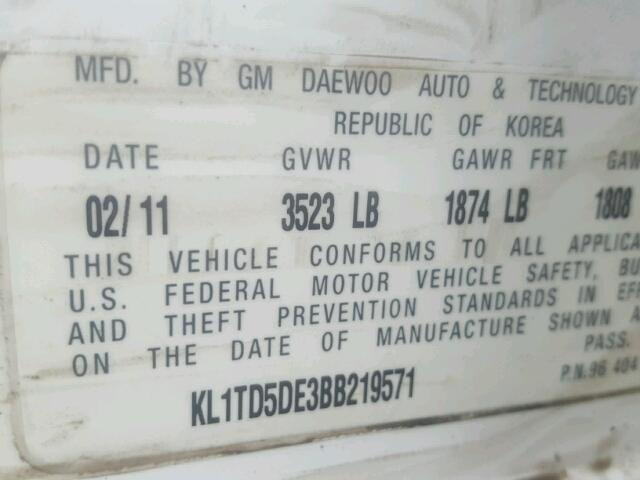 KL1TD5DE3BB219571 - 2011 CHEVROLET AVEO LS WHITE photo 10