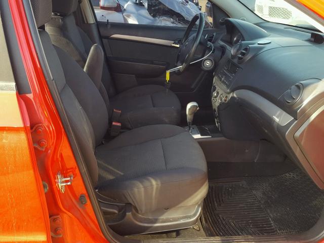 KL1TD56E29B335528 - 2009 CHEVROLET AVEO LS RED photo 5