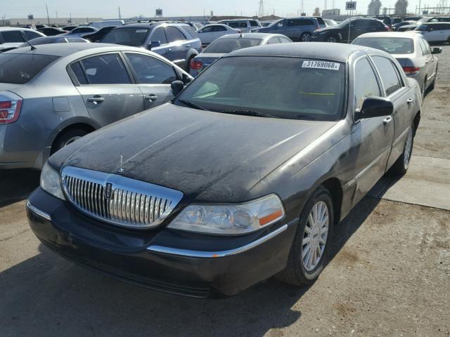 1LNHM82W05Y608418 - 2005 LINCOLN TOWN CAR S BLACK photo 2