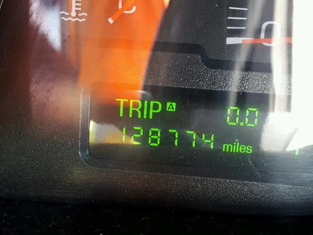 1LNHM87A42Y663981 - 2002 LINCOLN LS 白色 照片 8