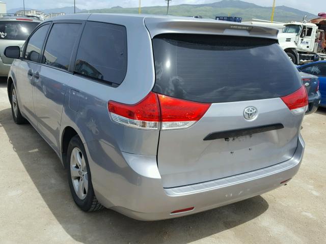 5TDZK3DC6DS299357 - 2013 TOYOTA SIENNA BAS SILVER photo 3