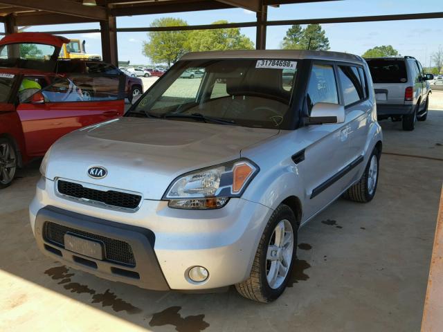 KNDJT2A22A7052780 - 2010 KIA SOUL + SILVER photo 2