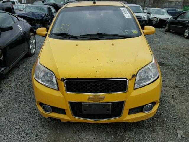 KL1TG66E19B404058 - 2009 CHEVROLET AVEO LT YELLOW photo 9