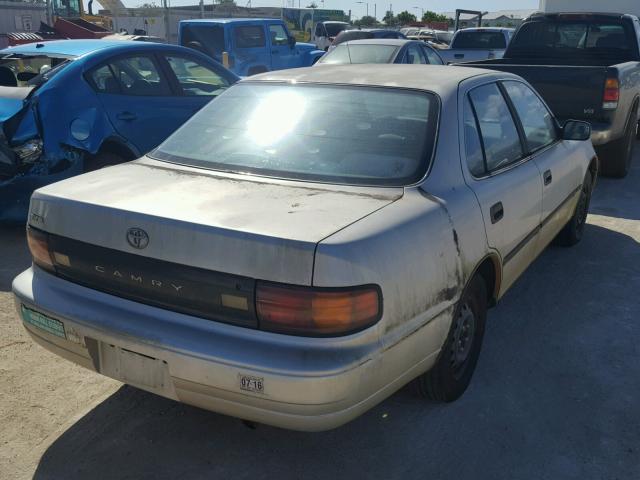 JT2SK11E3N0067839 - 1992 TOYOTA CAMRY DLX SILVER photo 4