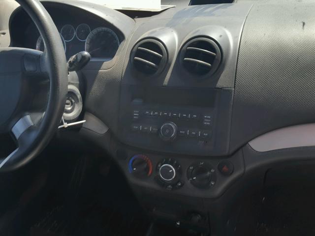 KL1TD66E79B315703 - 2009 CHEVROLET AVEO LS SILVER photo 9