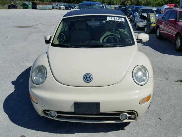 3VWCM21Y04M305631 - 2004 VOLKSWAGEN NEW BEETLE 奶油色 照片 9