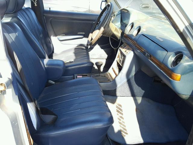 12313012035753 - 1977 MERCEDES-BENZ 300 BLUE photo 5