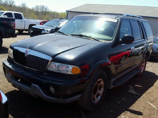 5LMEU27A6YLJ31134 - 2000 LINCOLN NAVIGATOR BLACK photo 2