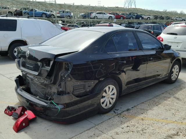 3VW1K7AJ1EM378361 - 2014 VOLKSWAGEN JETTA BASE Սև լուսանկար 4