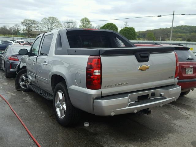3GNNCEE00AG272104 - 2010 CHEVROLET AVALANCHE SILVER photo 3