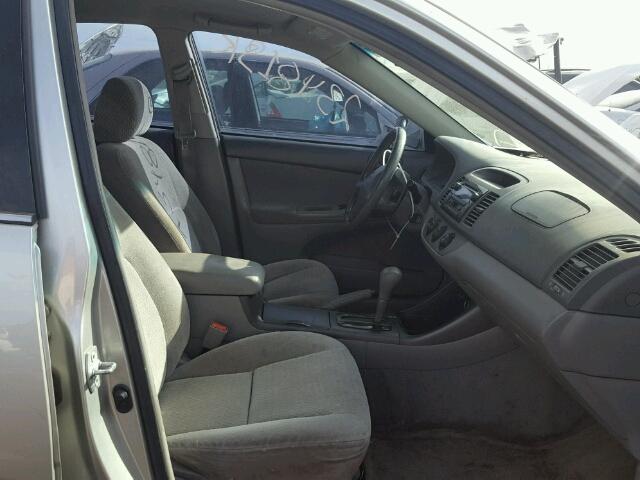 4T1BE32K13U776821 - 2003 TOYOTA CAMRY LE 灰色 照片 5