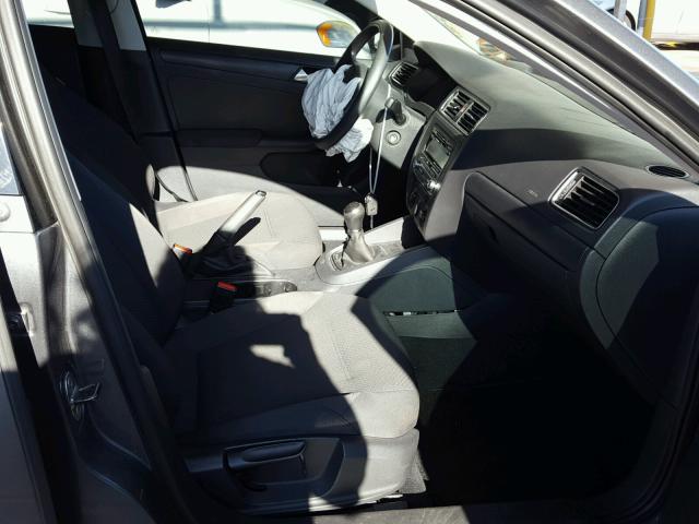 3VW1K7AJ0CM471868 - 2012 VOLKSWAGEN JETTA BASE 灰色 照片 5