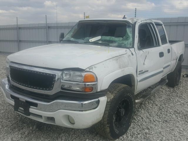 1GTHC23286F119360 - 2006 GMC SIERRA C25 WHITE photo 2