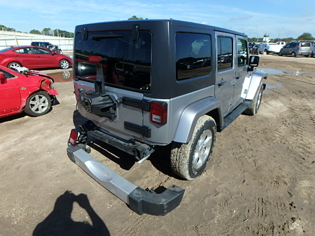 1C4BJWEG4DL664322 - 2013 JEEP WRANGLER U GRAY photo 4