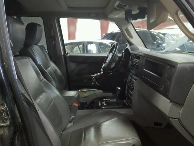 1J8HG48K56C123885 - 2006 JEEP COMMANDER BLACK photo 5