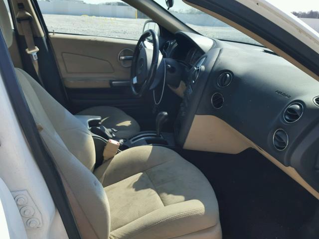 2G2WP552181107754 - 2008 PONTIAC GRAND PRIX WHITE photo 5