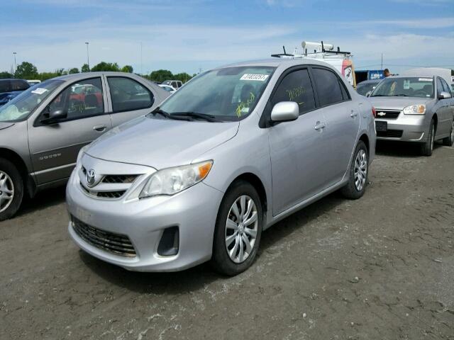 2T1BU4EE0CC814913 - 2012 TOYOTA COROLLA BA SILVER photo 2