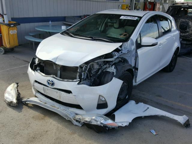 JTDKDTB33D1547057 - 2013 TOYOTA PRIUS C WHITE photo 2