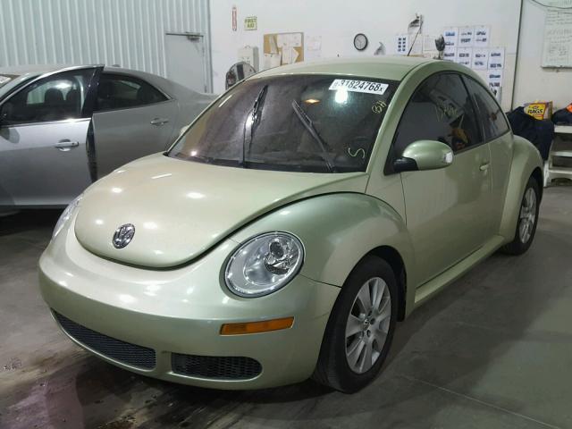 3VWPW31CX8M519487 - 2008 VOLKSWAGEN NEW BEETLE 绿色 照片 2