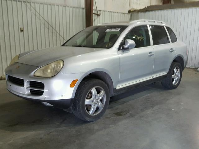 WP1AB29P94LA75535 - 2004 PORSCHE CAYENNE S SILVER photo 2