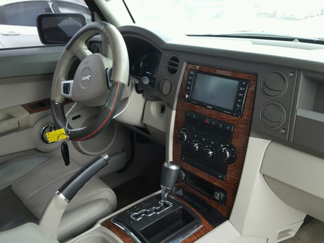 1J8HH58N88C141068 - 2008 JEEP COMMANDER SILVER photo 9