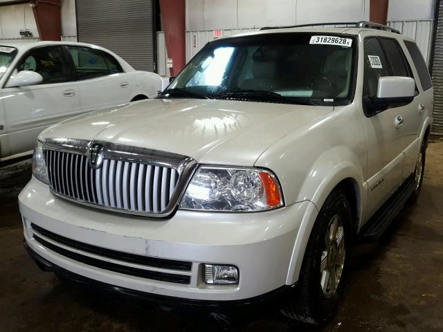 5LMFU28575LJ10780 - 2005 LINCOLN NAVIGATOR TAN photo 2