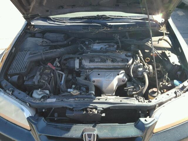 1HGCG5675YA046960 - 2000 HONDA ACCORD SE GREEN photo 7