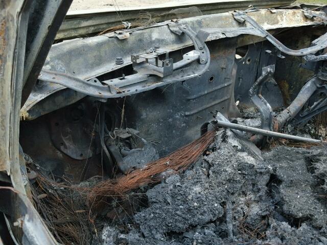 1GKEK63U31J198753 - 2001 GMC DENALI BURN photo 8