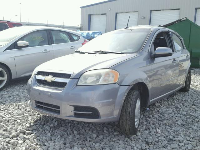 KL1TD56E79B602310 - 2009 CHEVROLET AVEO LS GRAY photo 2