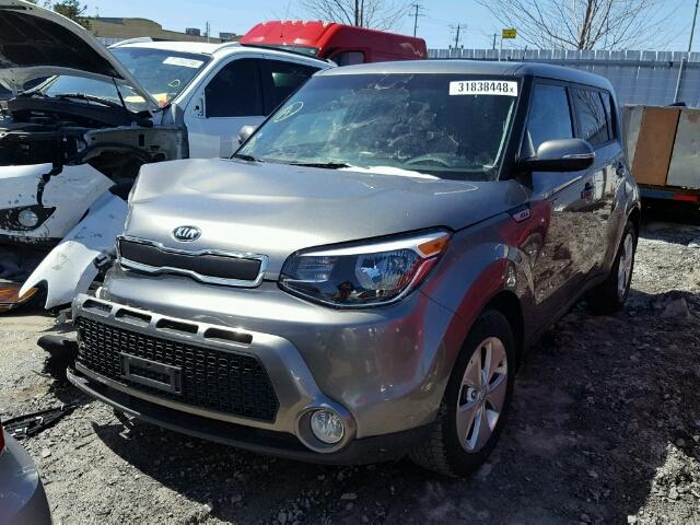 KNDJN2A24F7234417 - 2015 KIA SOUL GRAY photo 2