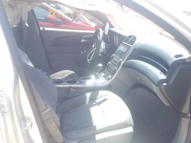 1G11B5SA8DF356998 - 2013 CHEVROLET MALIBU LS ვერცხლისფერი ფოტო 5