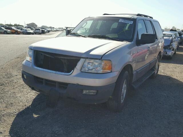 1FMPU16575LA34126 - 2005 FORD EXPEDITION SILVER photo 2