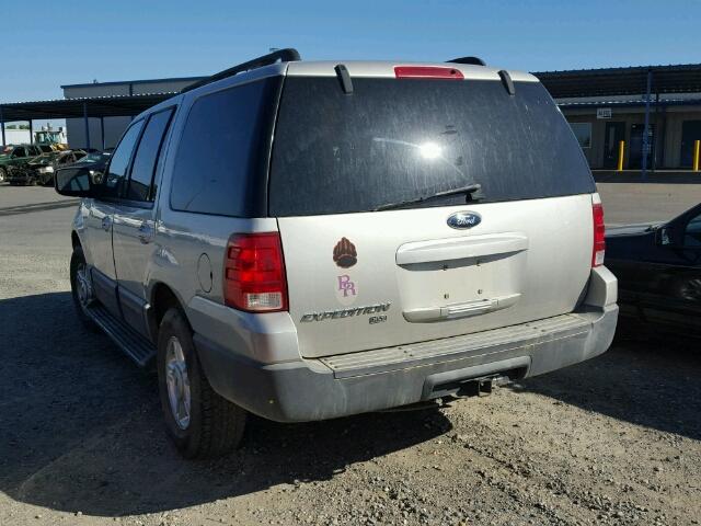 1FMPU16575LA34126 - 2005 FORD EXPEDITION SILVER photo 3