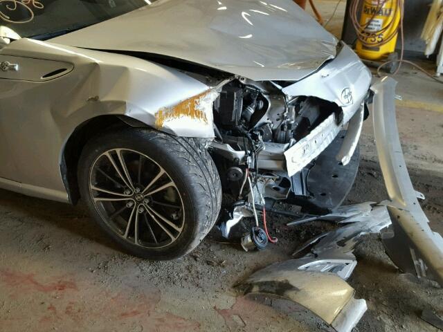 JF1ZNAA12D1700761 - 2013 TOYOTA SCION FR-S 银色 照片 9