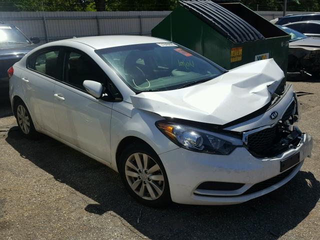 KNAFX4A63G5603423 - 2016 KIA FORTE LX WHITE photo 1