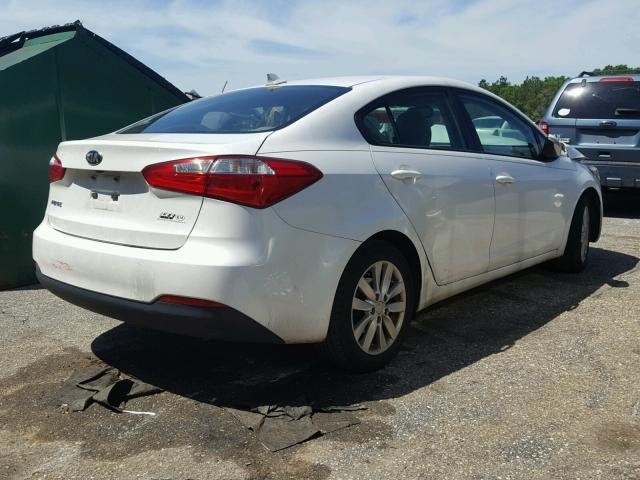 KNAFX4A63G5603423 - 2016 KIA FORTE LX WHITE photo 4