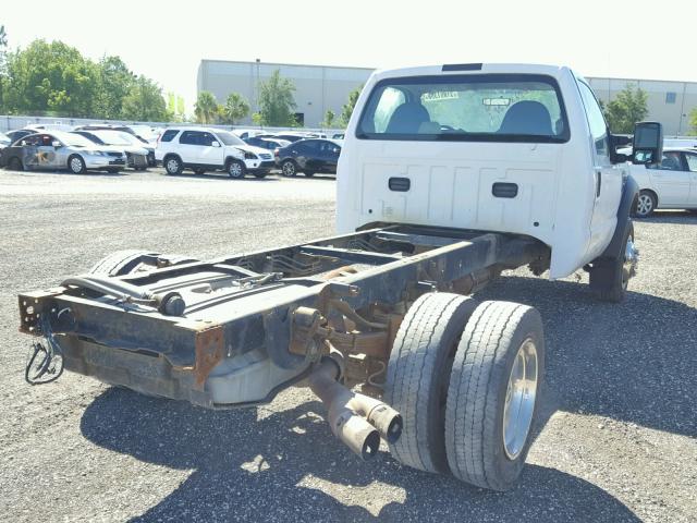 1FDXF46R98EB35594 - 2008 FORD F450 WHITE photo 4