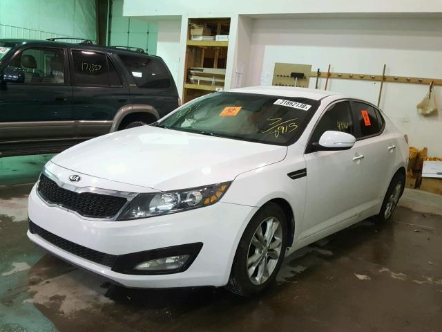 5XXGN4A75DG178915 - 2013 KIA OPTIMA EX WHITE photo 2