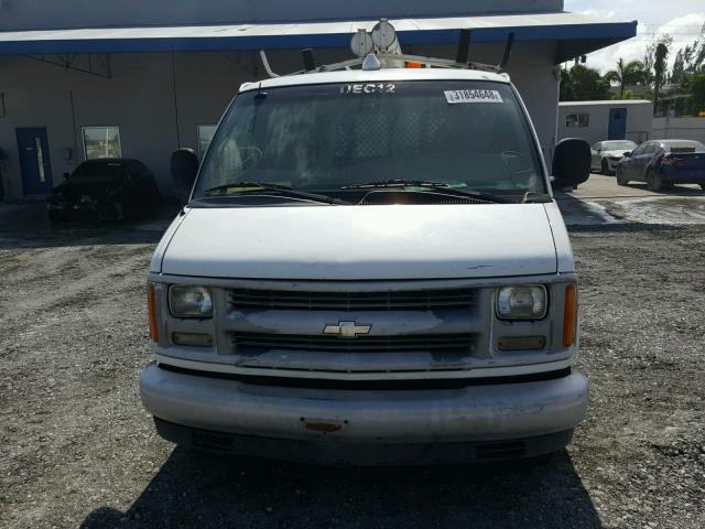 1GCFG25WX11141457 - 2001 CHEVROLET EXPRESS G2 WHITE photo 9