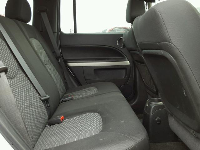 3GNBAADB1AS524881 - 2010 CHEVROLET HHR LS WHITE photo 6