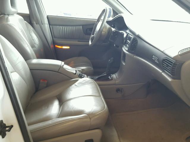 2G4WF5217V1426898 - 1997 BUICK REGAL GS WHITE photo 5