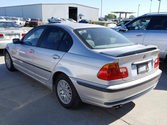 WBAAM3340YFP81875 - 2000 BMW 323 I SILVER photo 3