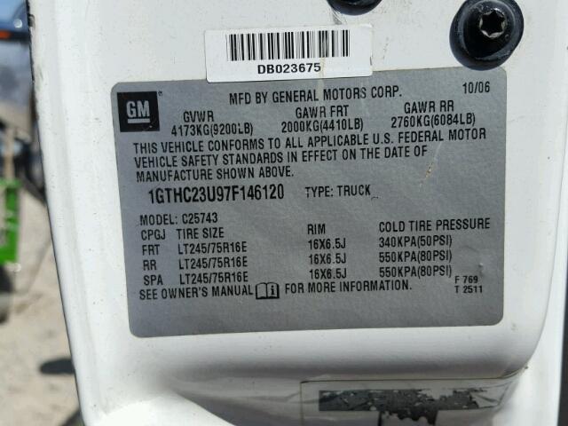 1GTHC23U97F146120 - 2007 GMC SIERRA C25 WHITE photo 10