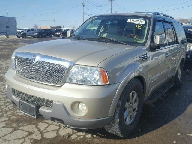 5LMFU28R24LJ30923 - 2004 LINCOLN NAVIGATOR BEIGE photo 2