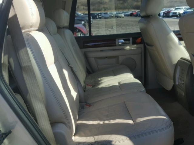 5LMFU28R24LJ30923 - 2004 LINCOLN NAVIGATOR BEIGE photo 6