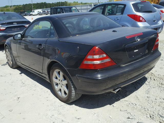 WDBKK49F22F270363 - 2002 MERCEDES-BENZ SLK 230 KO BLACK photo 3