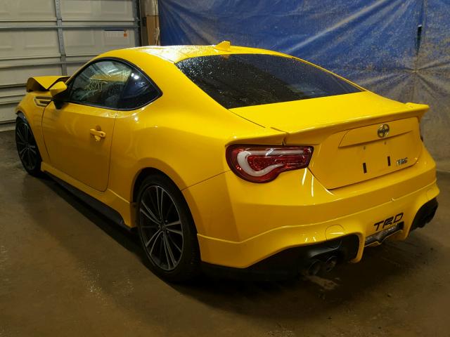 JF1ZNAA19F8706664 - 2015 TOYOTA SCION FR-S YELLOW photo 3