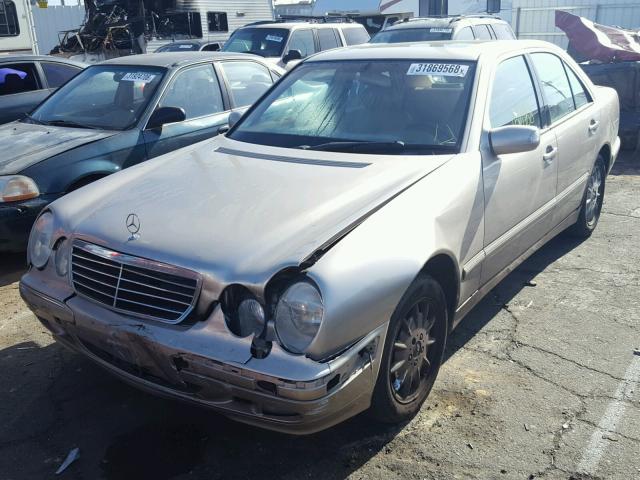 WDBJF82J71X046911 - 2001 MERCEDES-BENZ E 320 4MAT BEIGE photo 2