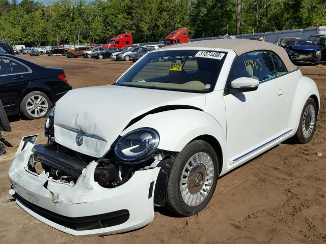 3VW517AT2GM822551 - 2016 VOLKSWAGEN BEETLE S/S WHITE photo 2